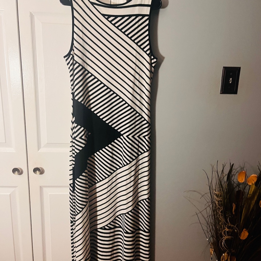 Milano Black and White Geometric Maxi Dress